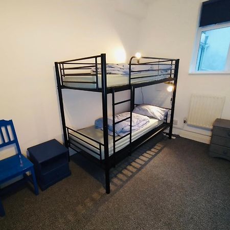 Ocean Backpackers Self-Catering Hostel อิลฟราคูมบ์ ภายนอก รูปภาพ