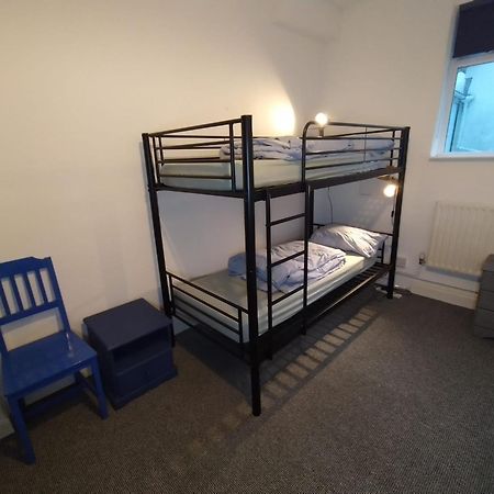 Ocean Backpackers Self-Catering Hostel อิลฟราคูมบ์ ภายนอก รูปภาพ