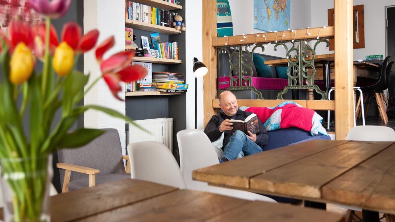 Ocean Backpackers Self-Catering Hostel อิลฟราคูมบ์ ภายนอก รูปภาพ