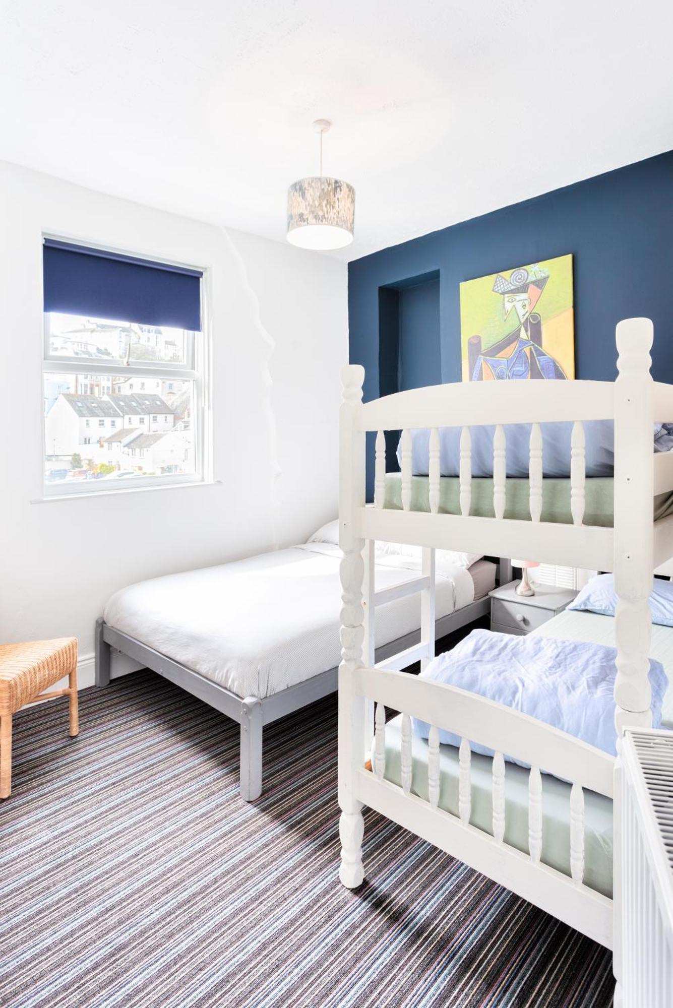 Ocean Backpackers Self-Catering Hostel อิลฟราคูมบ์ ภายนอก รูปภาพ
