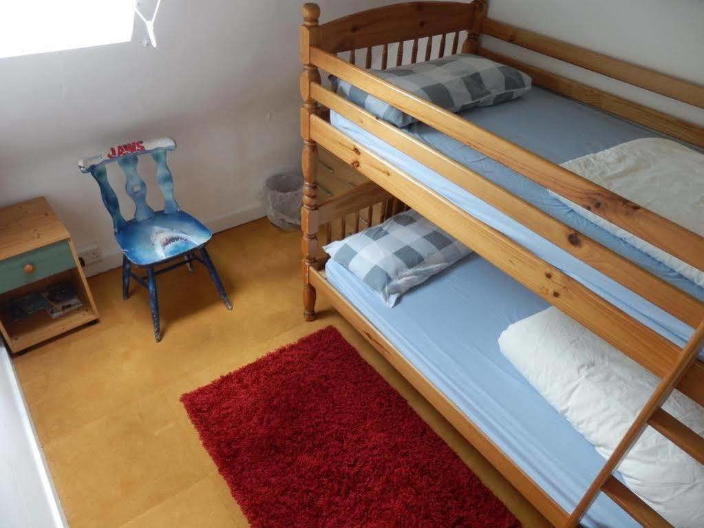 Ocean Backpackers Self-Catering Hostel อิลฟราคูมบ์ ภายนอก รูปภาพ