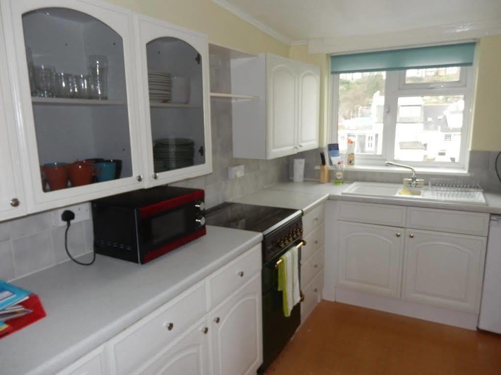 Ocean Backpackers Self-Catering Hostel อิลฟราคูมบ์ ภายนอก รูปภาพ