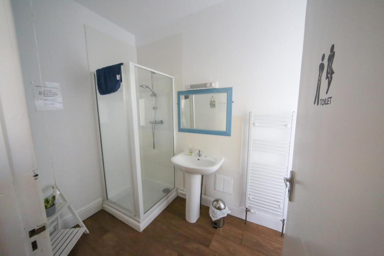 Ocean Backpackers Self-Catering Hostel อิลฟราคูมบ์ ภายนอก รูปภาพ